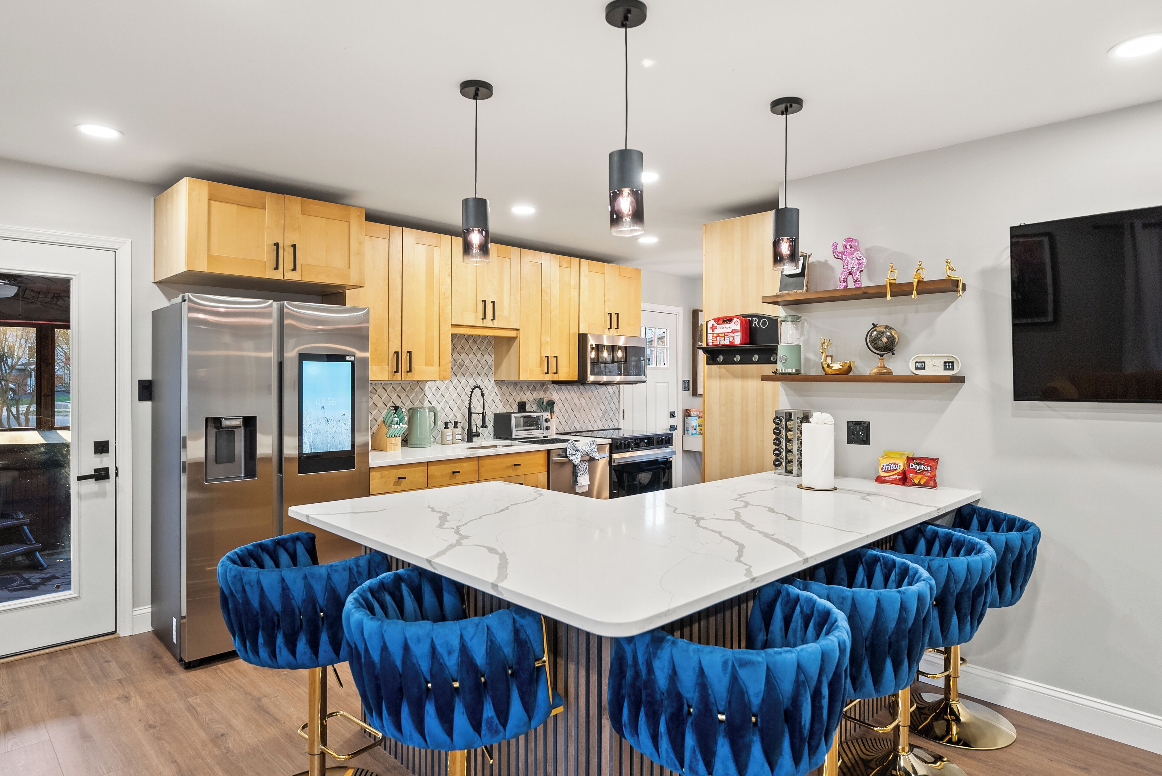 Kjøleskap, mikrobølgeovn, ovn og kokeplater