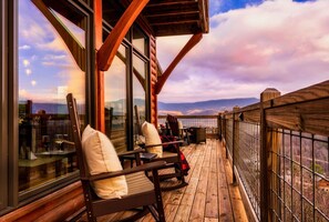 Terrace/patio - 360º Views/Firepit/Theater/Game Room/Hot Tub - Skyline Chalet (Gatlinburg)