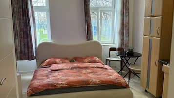 1 bedroom, iron/ironing board, WiFi, bed sheets