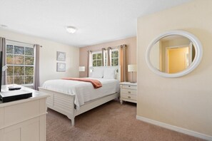 5 slaapkamers, een strijkplank/strijkijzer, wifi, beddengoed