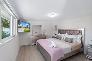 4 bedrooms, iron/ironing board, free WiFi, bed sheets