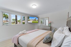 4 bedrooms, iron/ironing board, free WiFi, bed sheets - Luxurious Waterfront Ocean Access Heated Pool
WD Wifi 75Ft Dock Bring Your Boat (Pompano Beach)