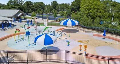 Walk to the Square - Marietta’s Bluebird Bungalow