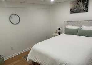 2 bedrooms, desk, iron/ironing board, WiFi