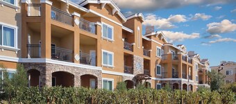 Luxurious Accommodations w/ Tuscan Charm. Gateway to the Napa Valley Wine Region