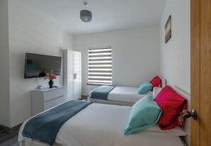 4 bedrooms, free WiFi, bed sheets