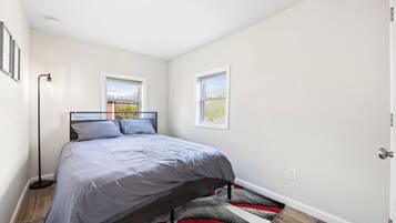 2 bedrooms, WiFi, bed sheets