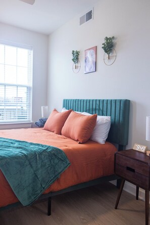 2 makuuhuonetta, työpöytä, silitysrauta/-lauta, Wi-Fi