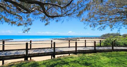 Direct Oceanfront Unit - Step Right onto the Beach!