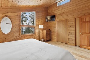 4 habitaciones, tabla de planchar con plancha, wifi y ropa de cama 