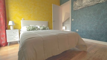 3 slaapkamers, een strijkplank/strijkijzer, gratis wifi, beddengoed