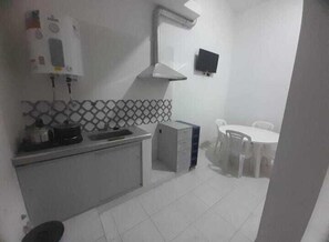 Basic Apartment, City View | Private kitchen | Microwave - bajo la viña (San Salvador de Jujuy)