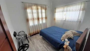 Apartemen Basic, pemandangan kota | 2 kamar tidur dan Wi-Fi gratis