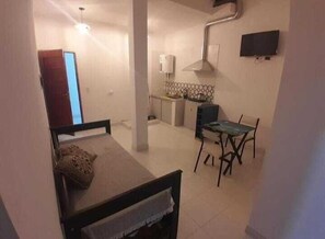 Perushuoneisto, kaupunkinäköala | Yksityinen keittiö | Mikroaaltouuni