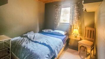 1 quarto, berço de viagem