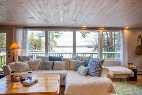 TV, fireplace, computer monitors. Elysium on Little Sunapee-Dock, Firepit, Trails