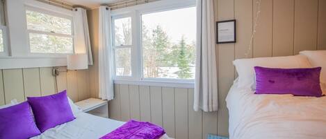 4 bedrooms, travel cot, WiFi, bed sheets