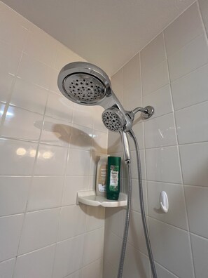 Hair dryer, towels, soap, shampoo - 1BD/1BA - Alpenglow Chalet With AC, Pool, & On the Free Bus Route (Steamboat Springs)