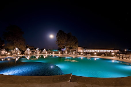 Pine Wood Cottages | Egyptian cotton sheets, premium bedding, minibar, desk