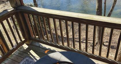 Riverfront & Mt. Yonah Views: 3 Master Suites - Walk to Water Park!