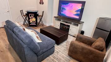 Smart-TV, Kamin, Videospiele