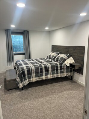 4 bedrooms, WiFi, bed sheets - Rally Rental:  4-bedroom house - walking distance from Sturgis Main Street. (Sturgis)