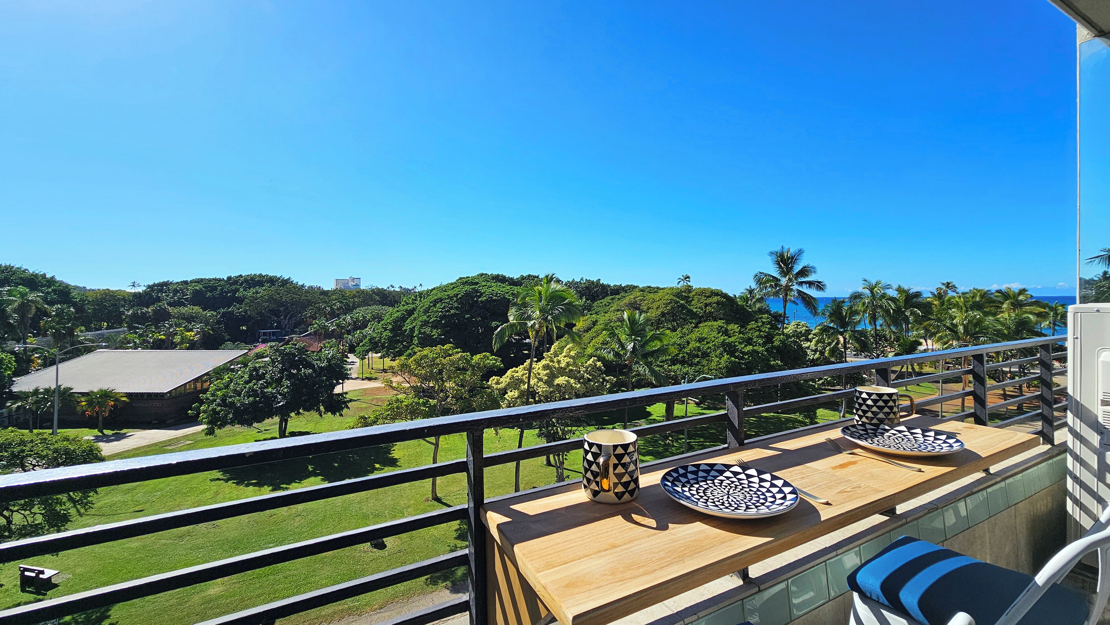 屋外ダイニングエリア