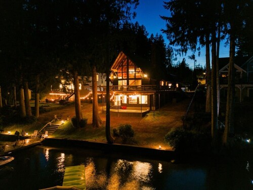 Mason Lakeside A-Frame Cabin: Dock, Kayaks & Sauna