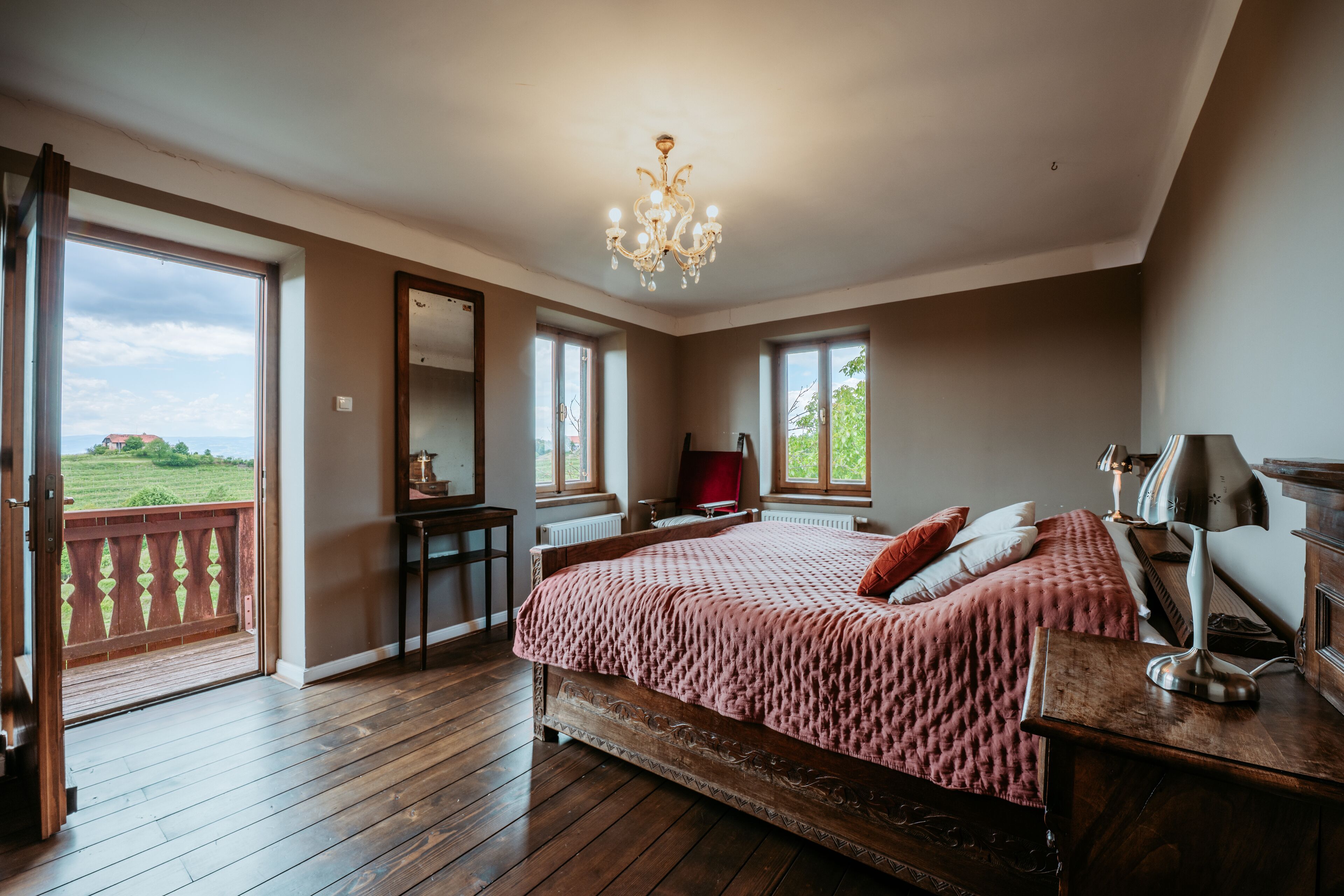 4 soverom, strykejern/-brett, wi-fi og sengetøy