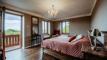 4 habitaciones, tabla de planchar con plancha, wifi y ropa de cama