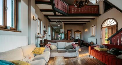 Wine Estate on a Private Hill - Luxury with character for 15+