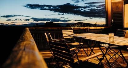 Wine Estate on a Private Hill - Luxury with character for 15+