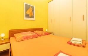 1 bedroom, iron/ironing board, free WiFi, bed sheets - Amazing apartment in Lukovo with house sea view (Lukovo)