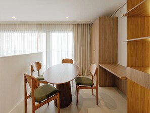 Apartamento Deluxe | Dining room - Aloe Vila Nova Conceição (São Paulo)