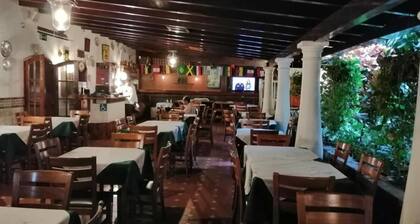 Cozy room with personnel cook and  massager in lovely Caracas