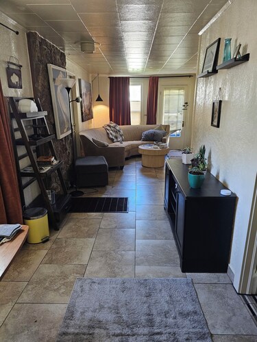 Charming 2-bedroom house in awesome Idaho Springs with WiFi.    