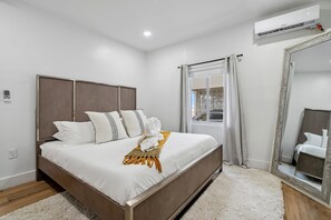 Family Villa, Beach View | 3 bedrooms, iron/ironing board, free WiFi - Casa Roselle 3 Bedroom on the beach (Hollywood)