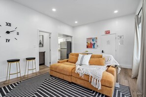 Living area - Casa Roselle 3 Bedroom on the beach (Hollywood)