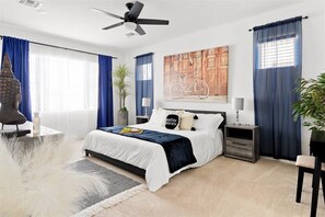 4 Schlafzimmer, Schreibtisch, Bügeleisen/Bügelbrett, Reisekinderbett