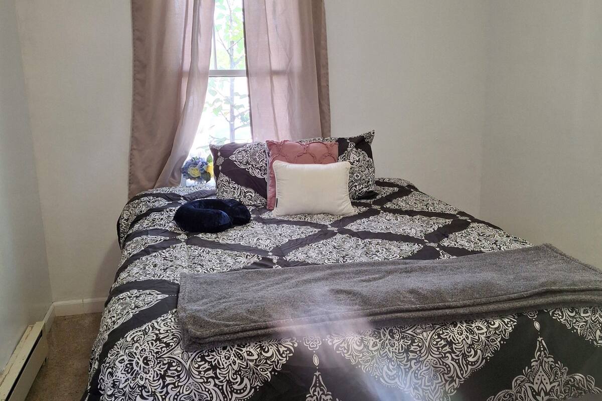 Economy Cabin, Multiple Beds | 1 bedroom, individually decorated, individually furnished
