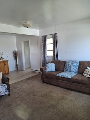 Economy-Ferienhütte, Mehrere Betten | 1 Schlafzimmer, individuell dekoriert, individuell eingerichtet