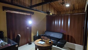 Comfort Bungalow, 1 Bedroom, Non Smoking, Mountain View | Ruang tamu