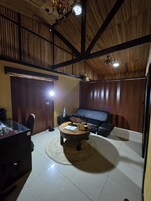 Comfort Bungalow, 1 Bedroom, Non Smoking, Mountain View | Living area | 32-inch Smart TV with cable channels, Netflix, streaming services