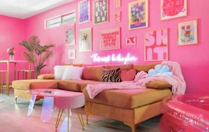 Living area - Barbie's Bungalow Suite (Houston)