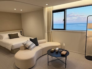 Signature Room, Balcony, Sea View | Blackout drapes, free WiFi - H AVENUE SONGJEONG  (Busan)