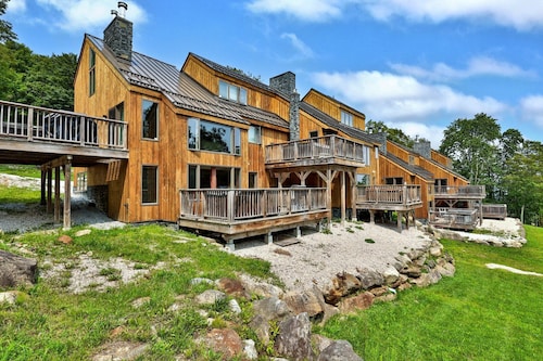 Trailside Village #1: Slopeside 1BR w/ Hot Tub and Sauna. Ski In/Out with Discounted Ski Rentals