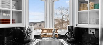 Trailside Village #4: Slopeside 3BR w/ Hot Tub and Sauna. Ski In/Out with Discounted Ski Rentals