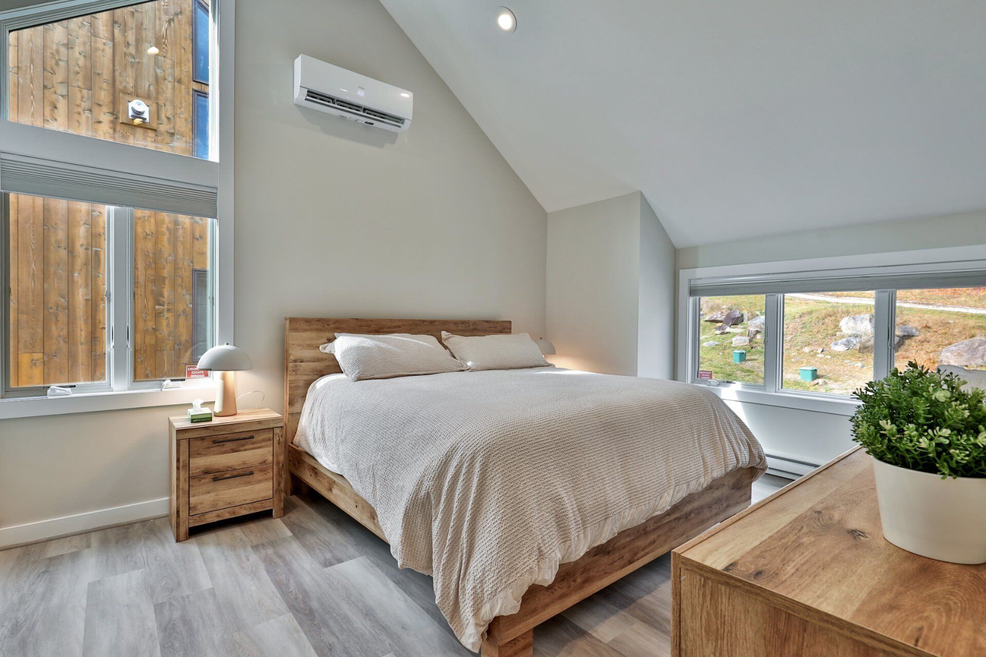 3 makuuhuonetta, silitysrauta/-lauta, ilmainen Wi-Fi, vuodevaatteet