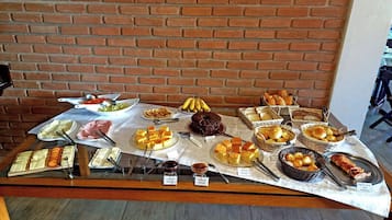 Free daily self-serve breakfast