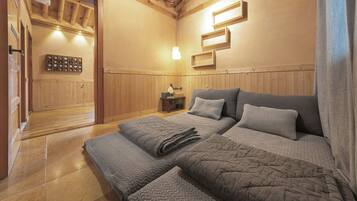 Basic Room, 1 Bedroom (Dog poop)